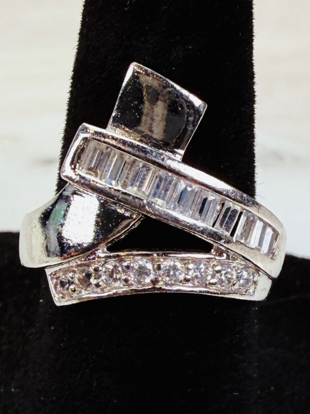 Silvertone unique shape, bling size 6 ring